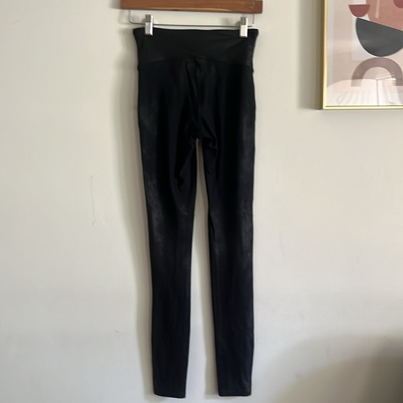 Spanx Faux Leather Leggings Size Small - Picture 5 of 8
